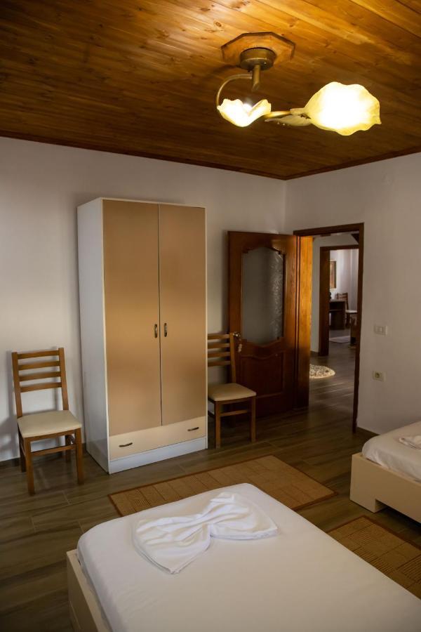 Eni Entire Guesthouse Parking On Site Berat Exterior photo